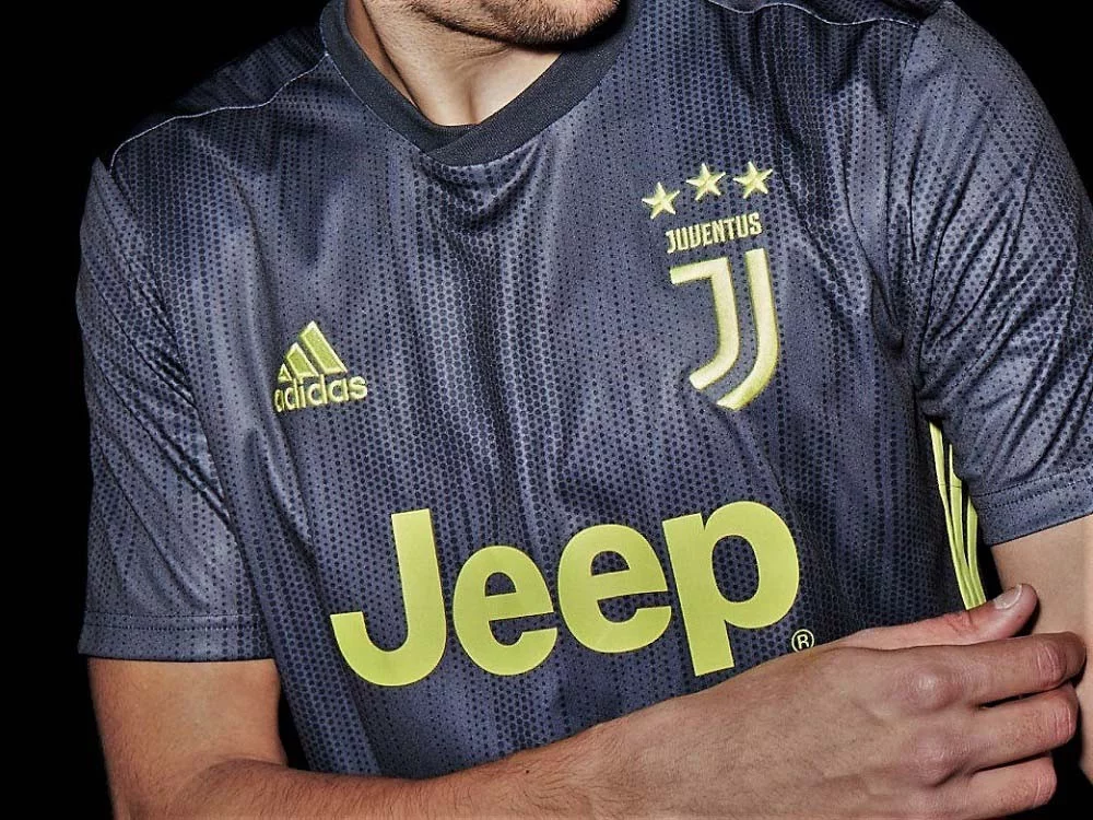 post card Dettagli terza maglia Juventus 2019.webp